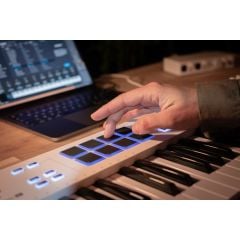 Arturia Keylab Essential 49 Mk3 Beyaz Akıllı Midi Kontrolcü