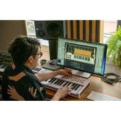 Arturia Keylab Essential 49 Mk3 Siyah Akıllı Midi Kontrolcü