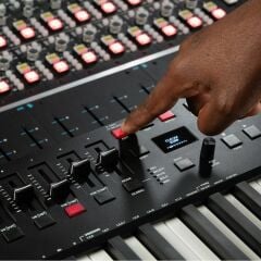 M-Audio Oxygen Pro 49 Midi Klavye  Yarı-ağır tuşe, 49 Tuşlu Profesyonel USB/Midi controller
