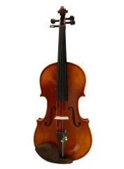 KEMAN, 4/4, KUTULU, ÖN KAPAK MASİF LADİN, ARKA VE YANLAR MASİF AKÇAAĞAÇ (FLAMED MAPLE), KLAVYE ABANOZ, YAY BRAZIL WOOD, FITTINGS: JUJUBE